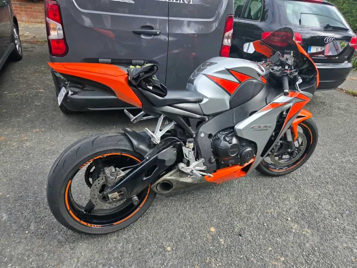 Honda fireblade 1000 - Image 4