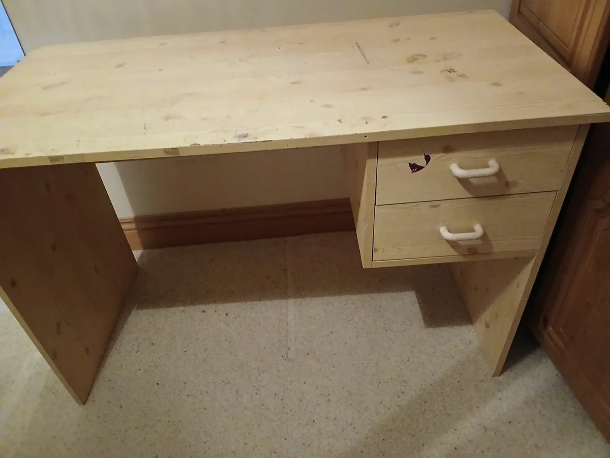 School desk - Image 3