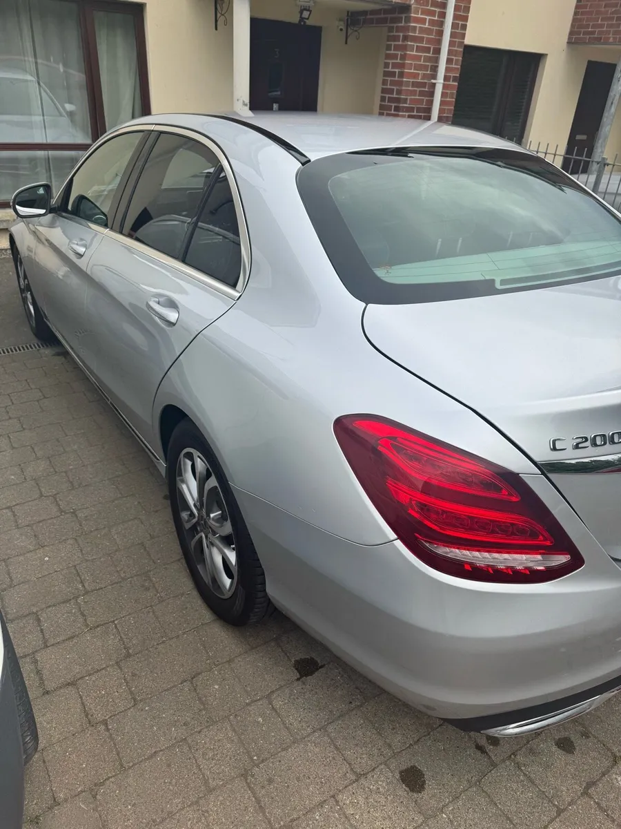 Mercedes C-Class Avantgarde 1.6 c200d - Image 4