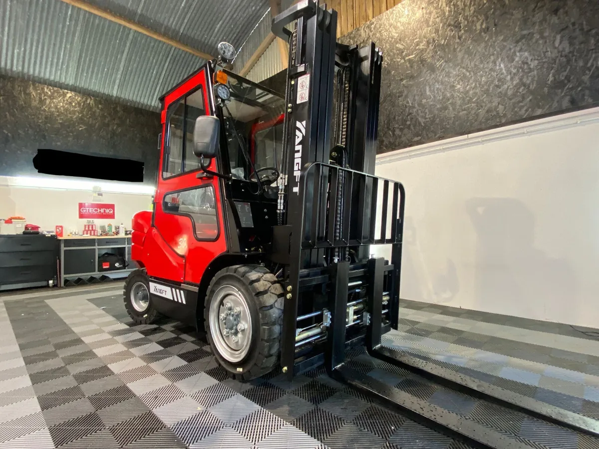 New 2025 YangFT 3 Ton Diesel Forklift - Image 2