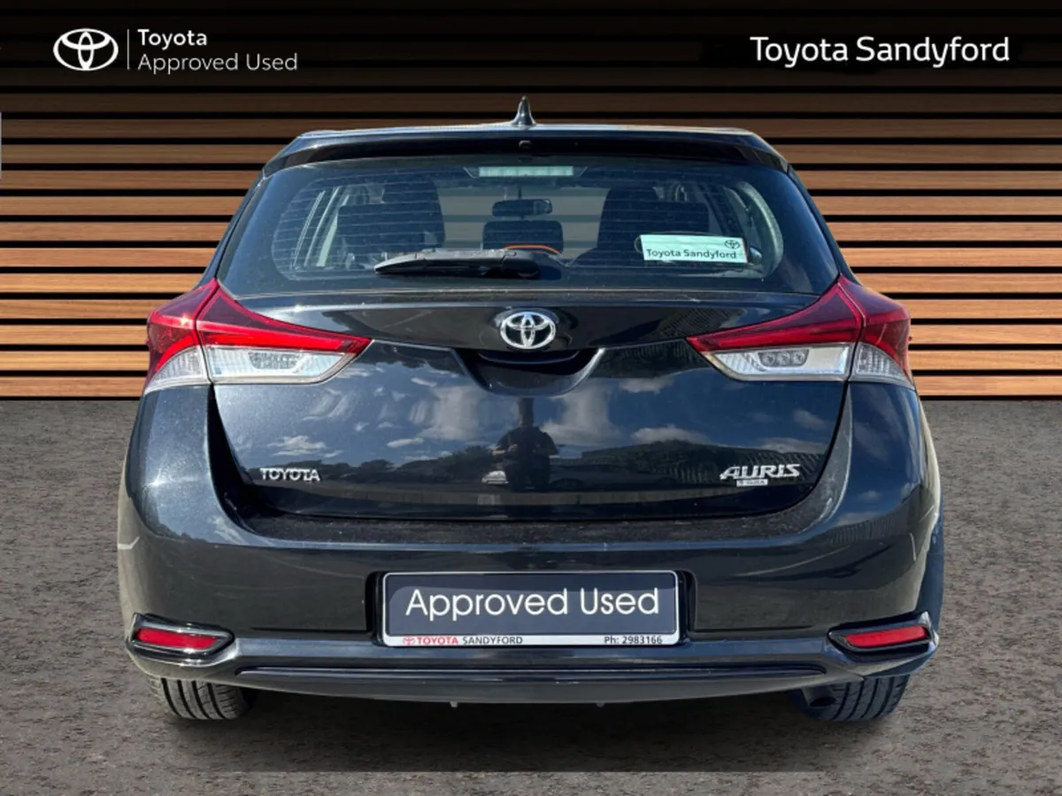 Toyota Auris 1.33 PETROL LOW MILEAGE // AIR CONDIT - Image 4