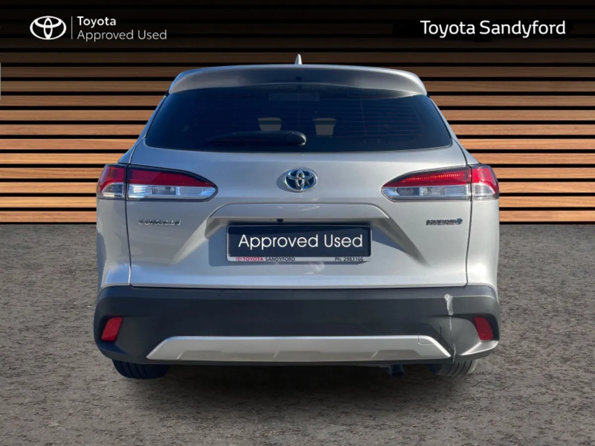 Toyota Corolla Cross 1.8 HYBRID +EXTRAS // REAR CA - Image 4
