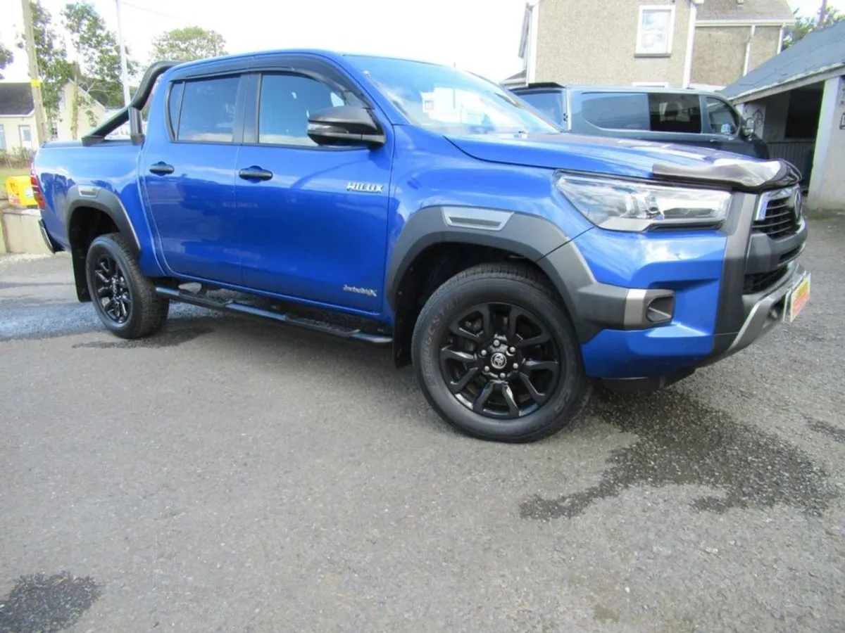 Toyota HiLux 2.8 D-4d Invincible X Pickup D/C 4dr - Image 1