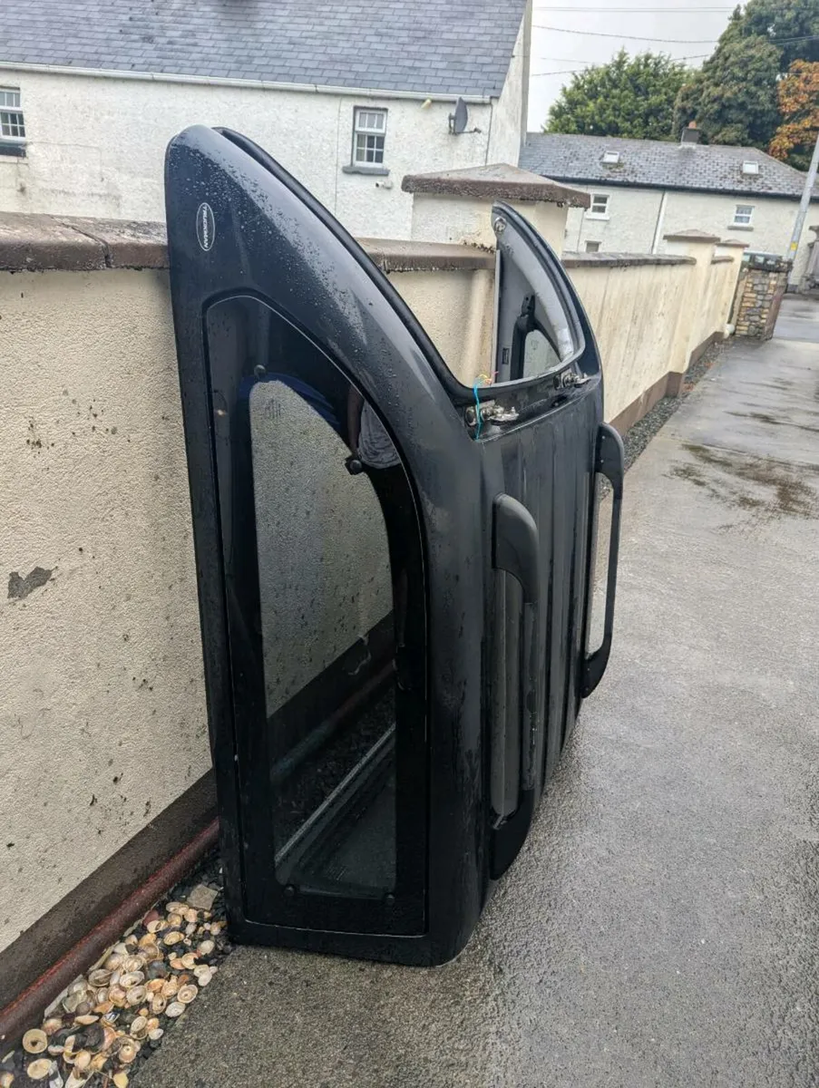 Ford Ranger Truckman Canopy - Image 1