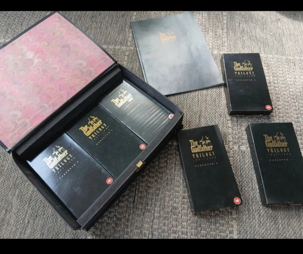 Box set Godfather Trilogy VHS - Image 1
