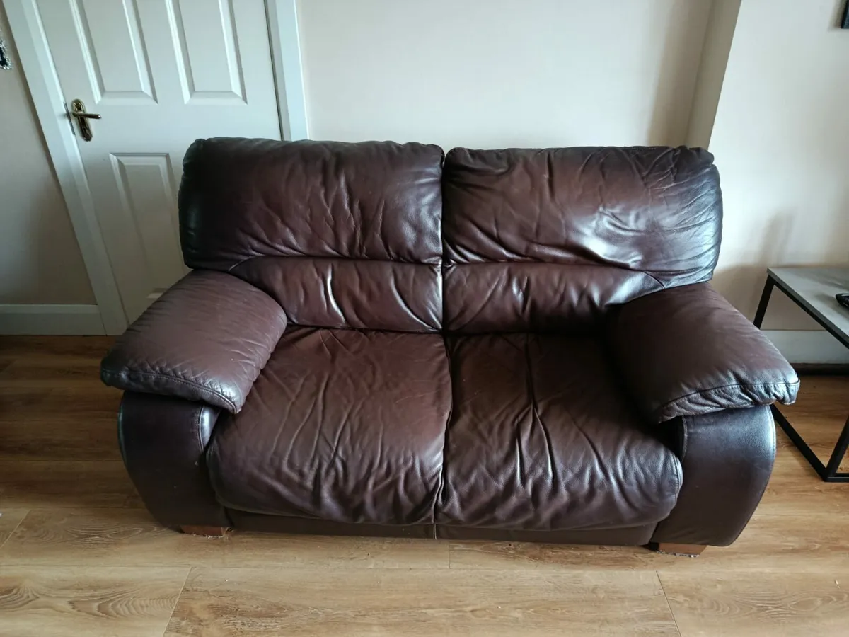 3 + 2 seater leather couch - Image 1
