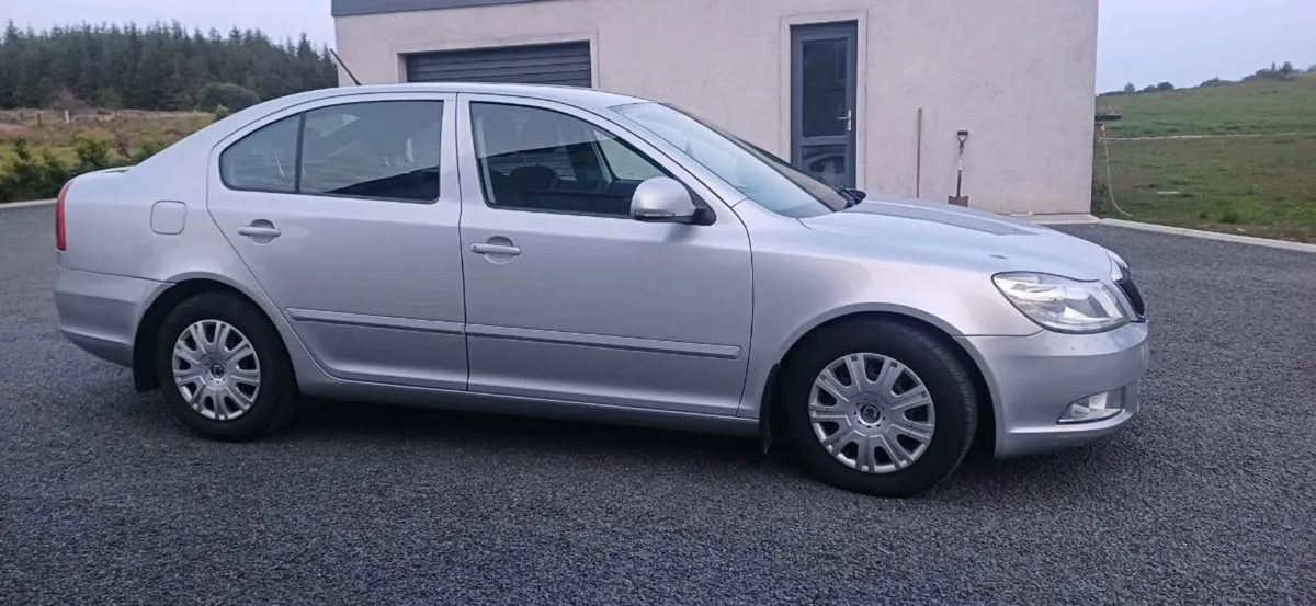 Skoda Octavia 1.6 TDI Ambition **NCT/TAX 05/25*** - Image 4