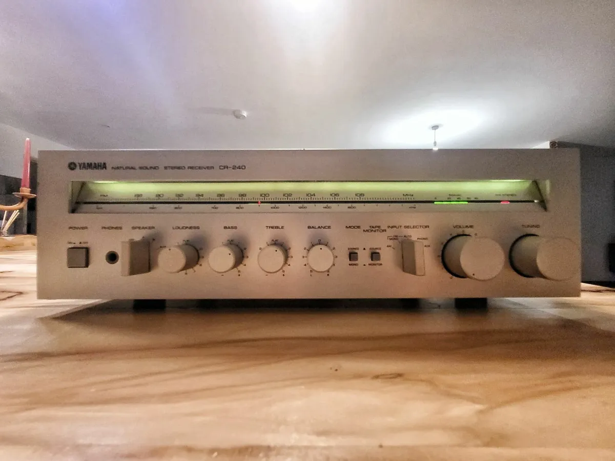 Vintage Turntable, Amplifier & Speakers - Image 4