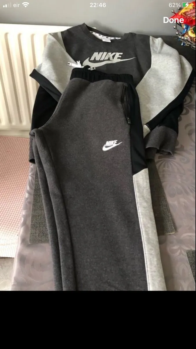 Mens Nike tracksuit size S €20 - Image 4