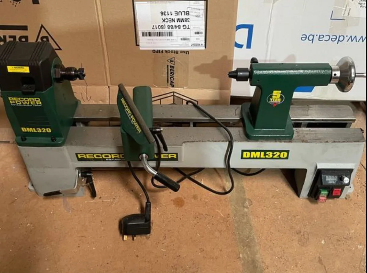 Record dml320 Woodturning lathe