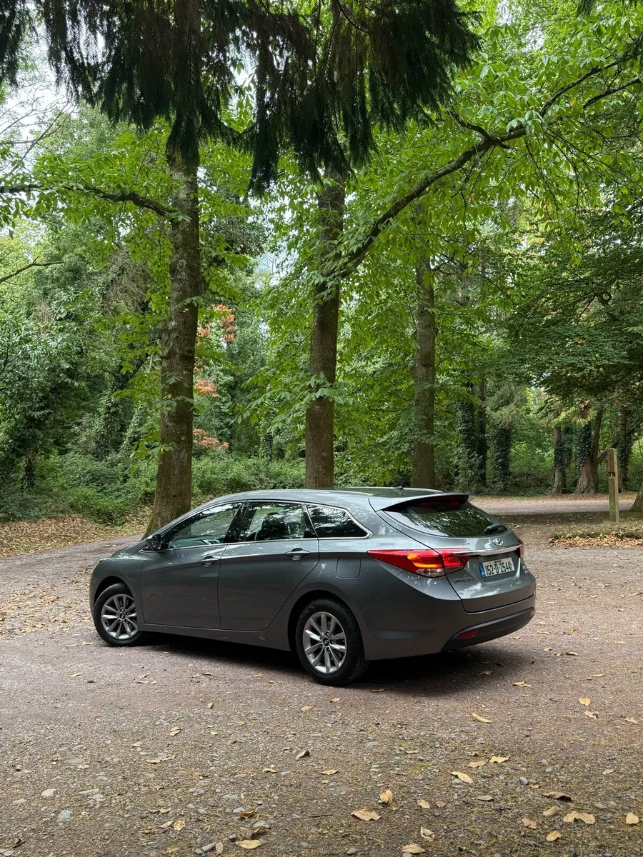 152 Hyundai i40 estate - Image 4