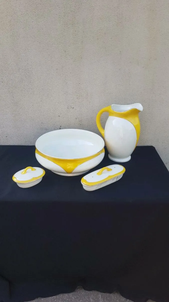 Maastricht ceramic bassin set postage possible