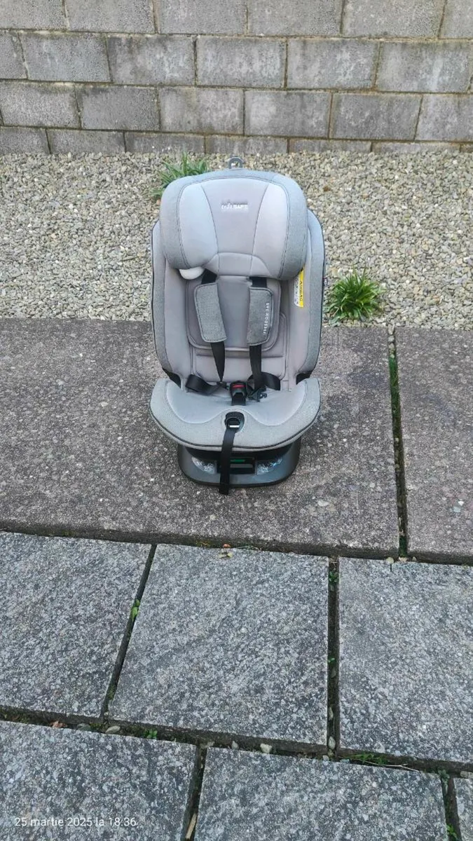 Car seat - Image 1