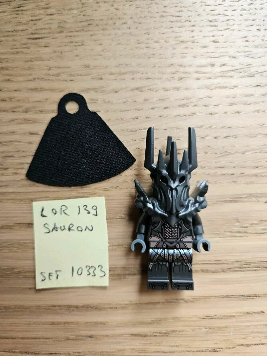 Lego Sauron genuine minifigure, set 10333 - Image 1