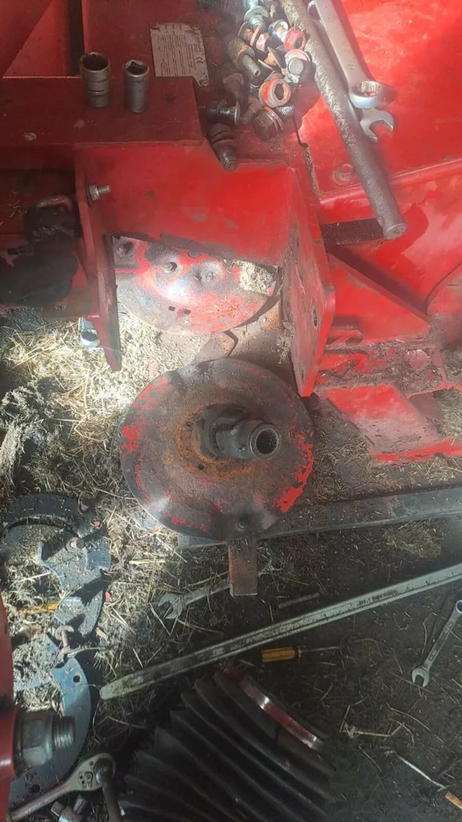 Kverneland 3224mn mower conditioner gearbox wanted - Image 4