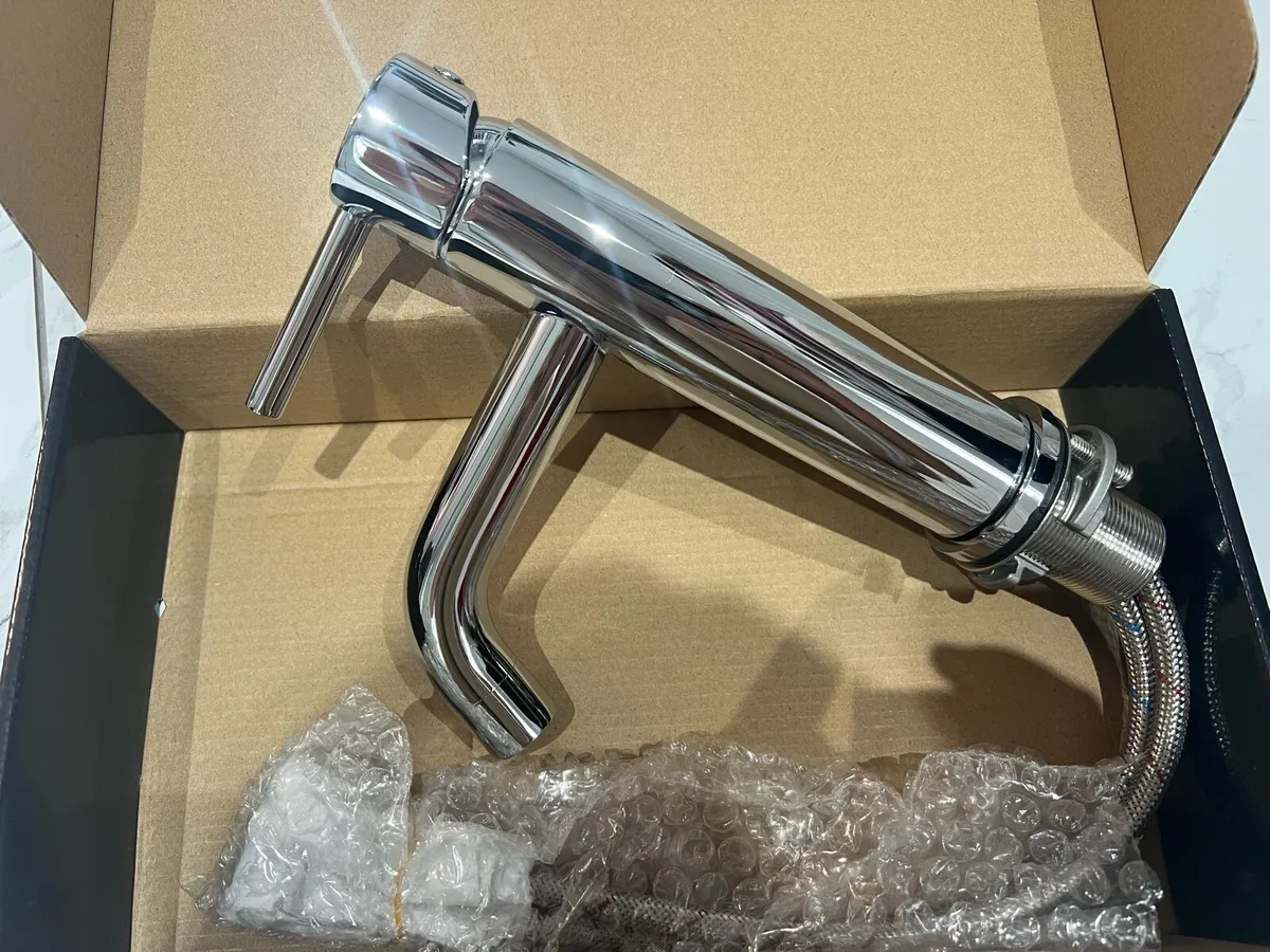 Basin mixer - Image 1