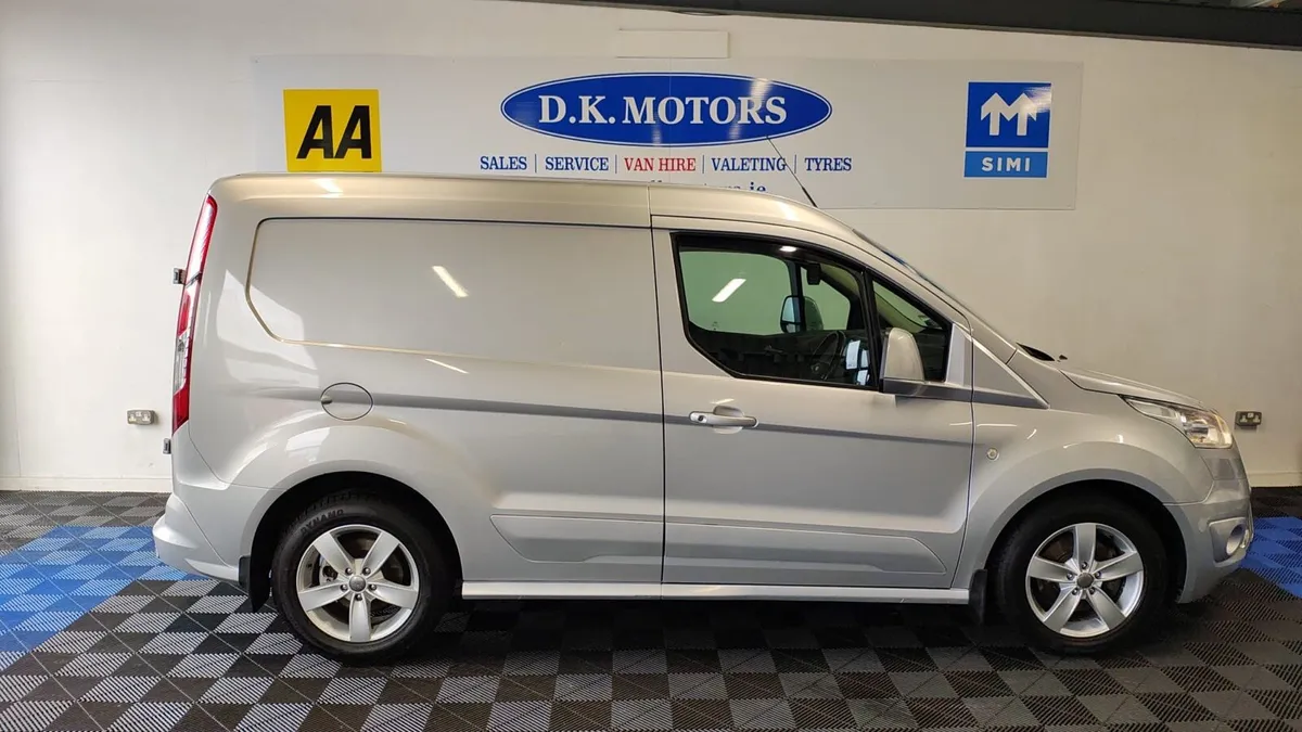 FORD TRANSIT CONNECT LOW MILEAGE - Image 3
