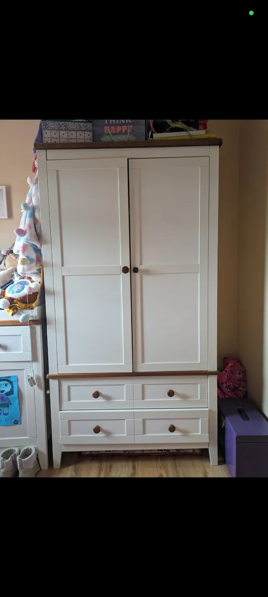 Kid's wardrobe & changing table/dresser - Image 2