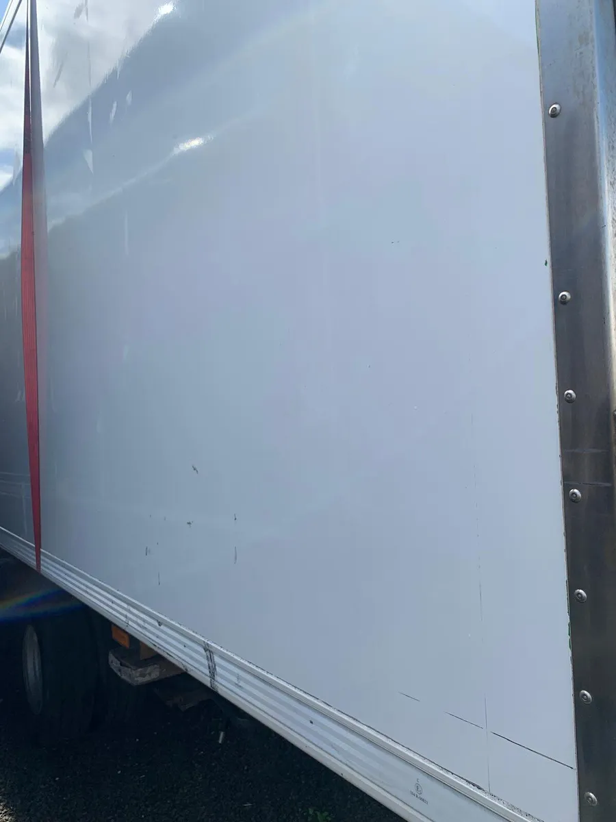 September 2019 26ft Gray and Adams Fridge Body - Image 2