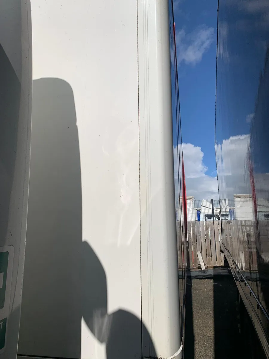September 2019 26ft Gray and Adams Fridge Body - Image 3