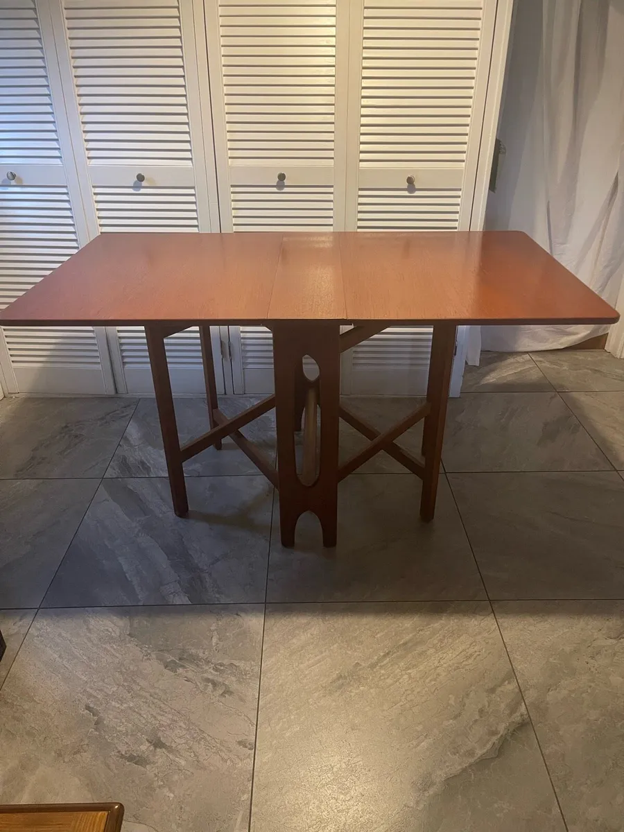 Mid century dining - Image 1