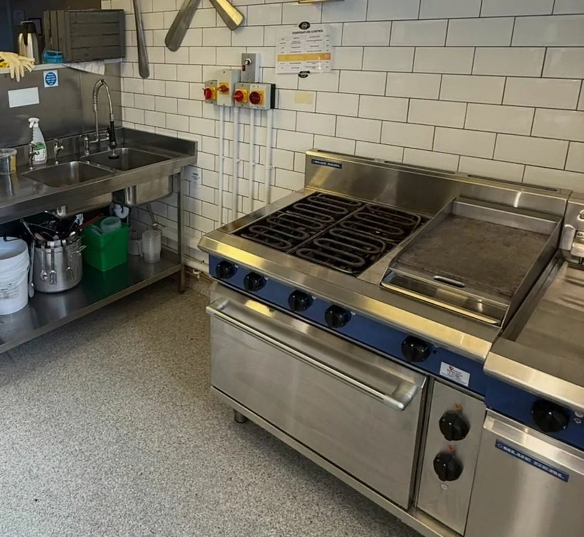 Blue Seal Free Standing Electric Twin Fryer - Image 2