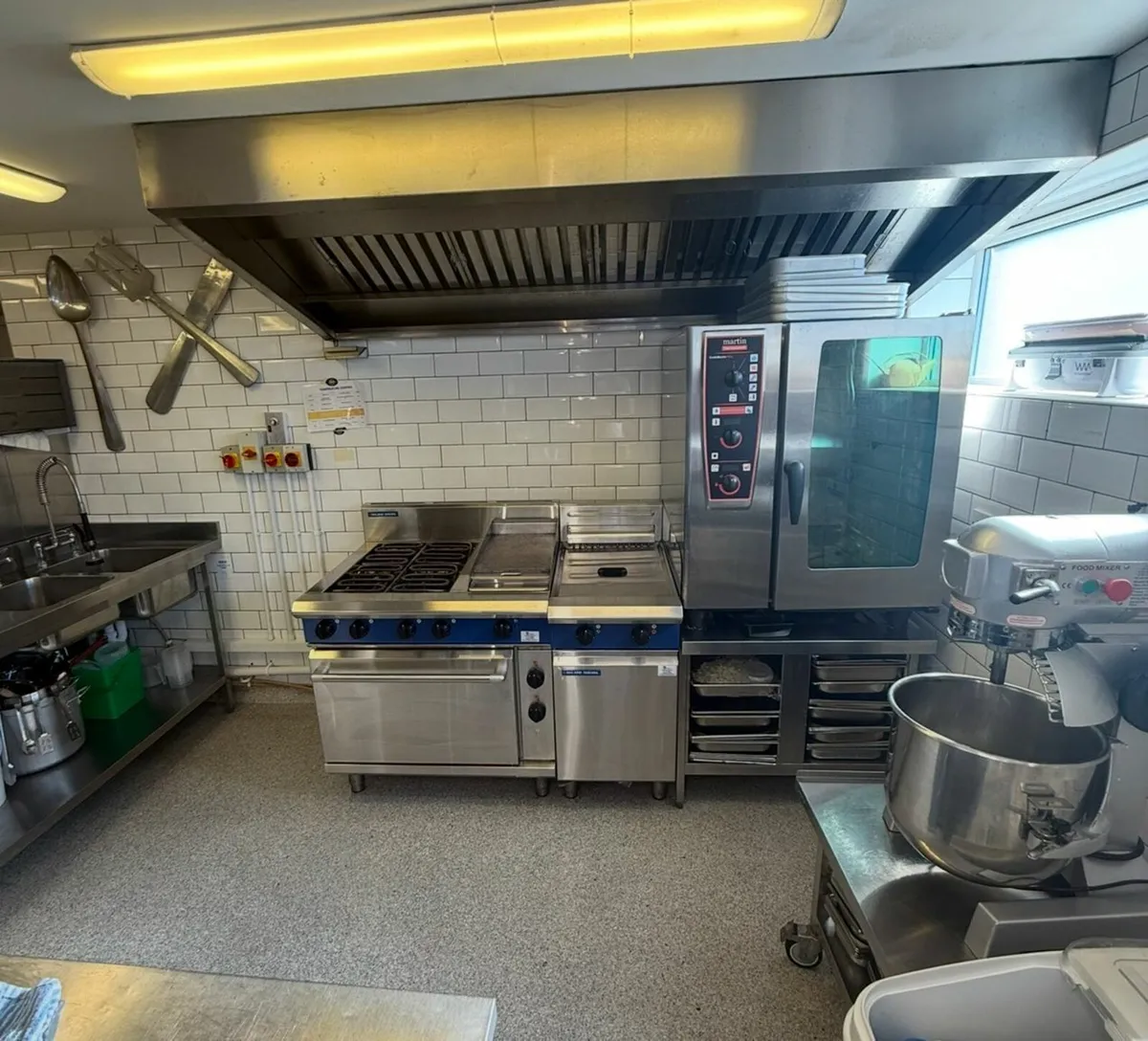 Blue Seal Free Standing Electric Twin Fryer - Image 3