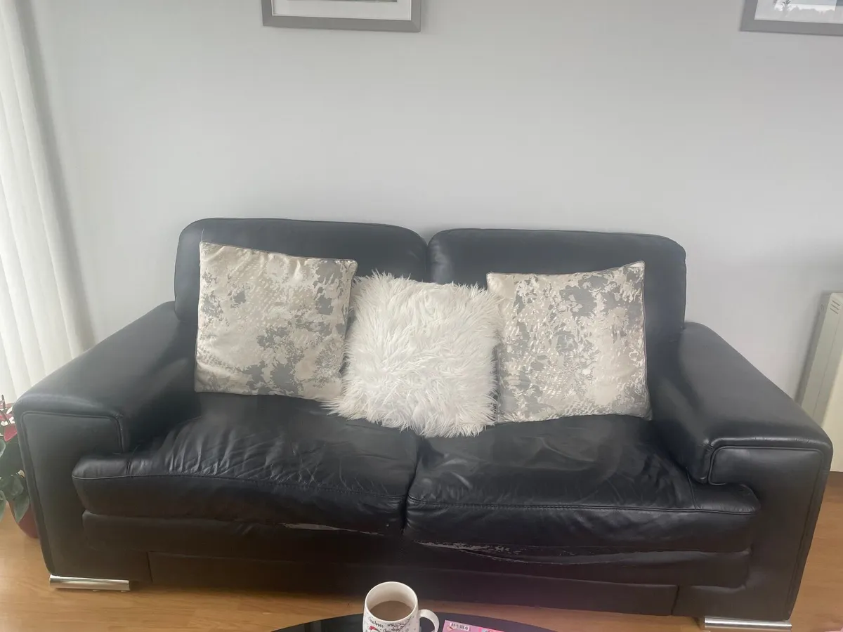 2 seater sofa for Sale - Image 2