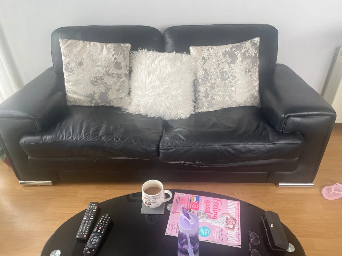 2 seater sofa for Sale - Image 3