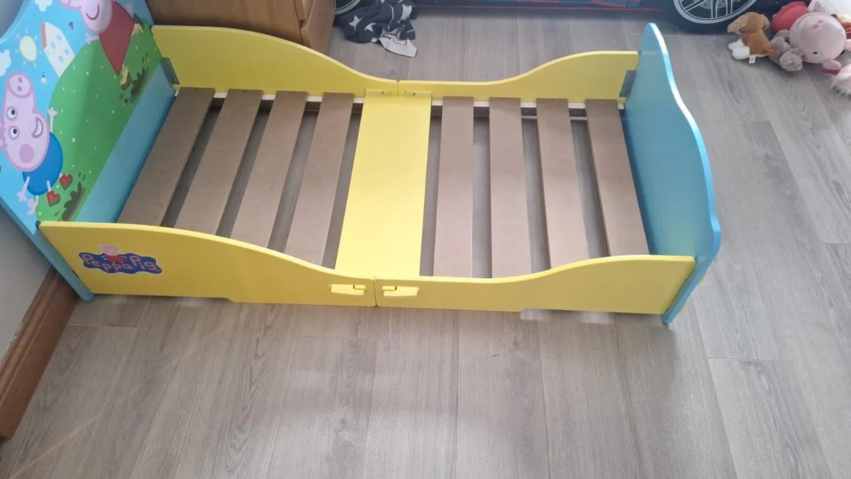 Peppa pig toddler bed - Image 2