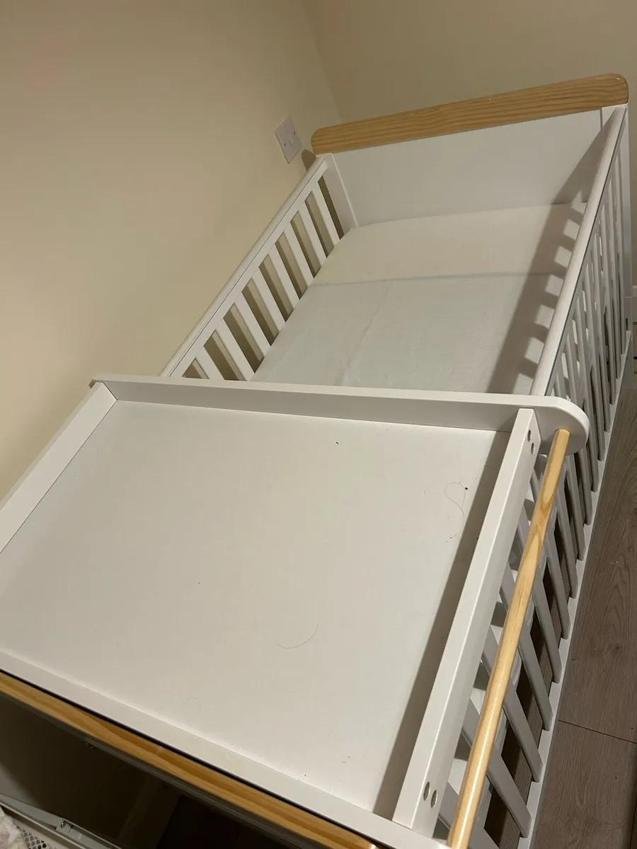 Selling Baby Elegance Haddington Cot bed - Image 1