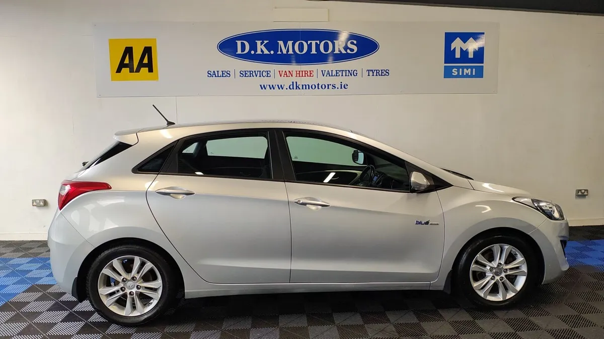 HYUNDAI i30 - Image 3