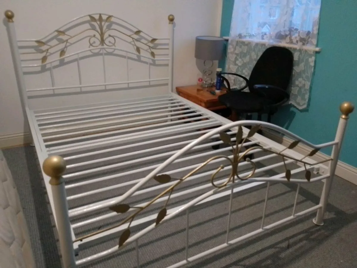 Metal double bed frame - Image 4