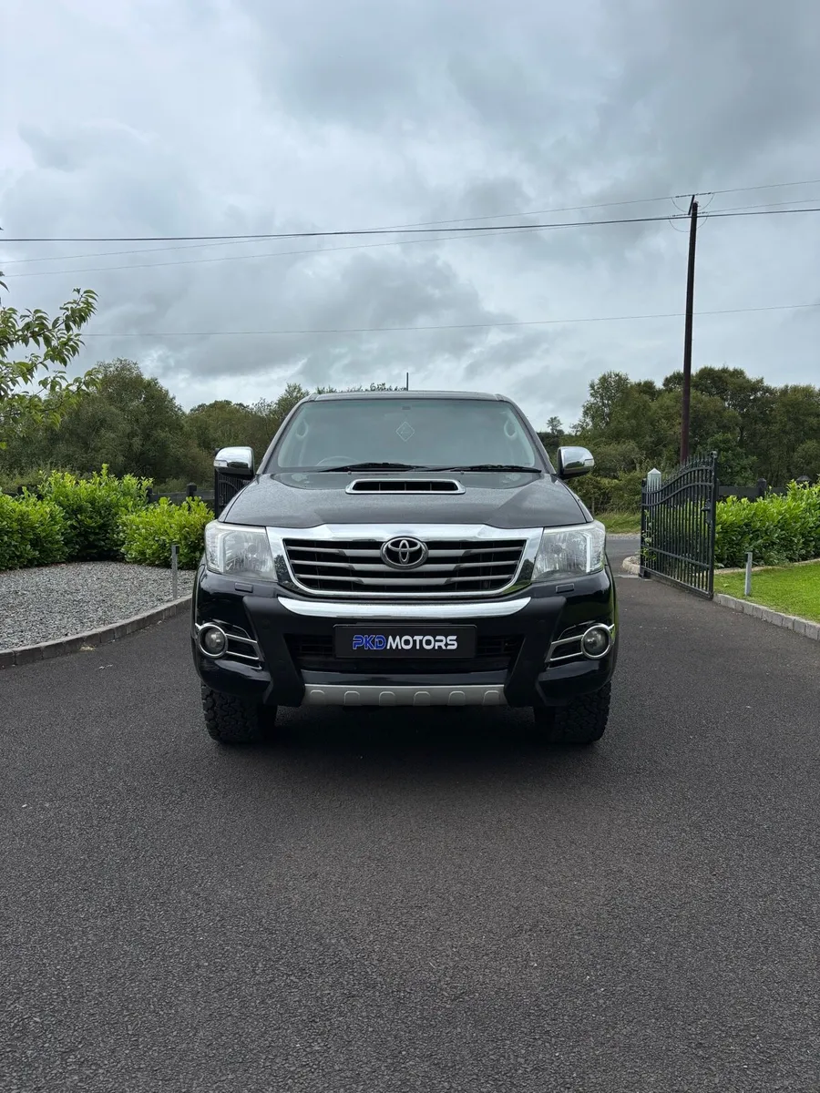 Toyota Hilux - Image 2