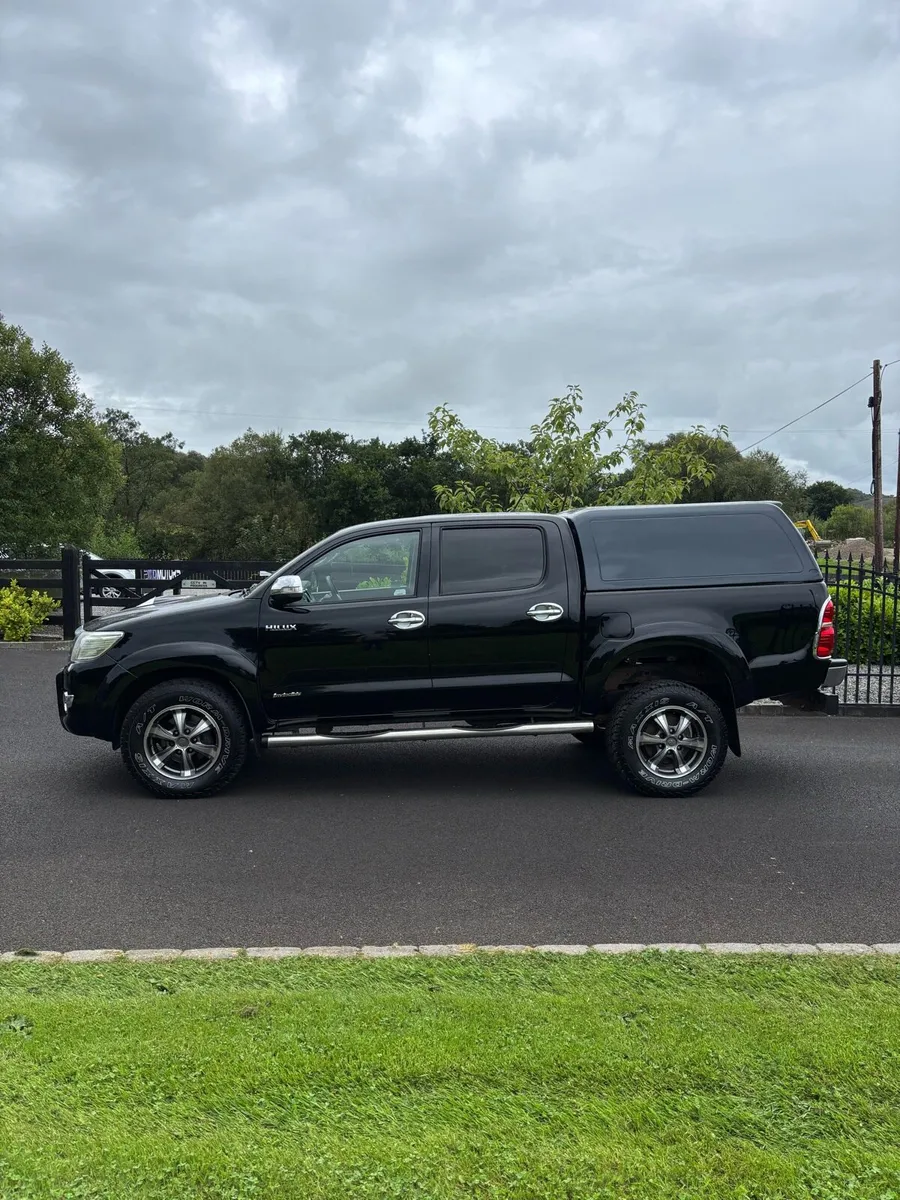 Toyota Hilux - Image 4