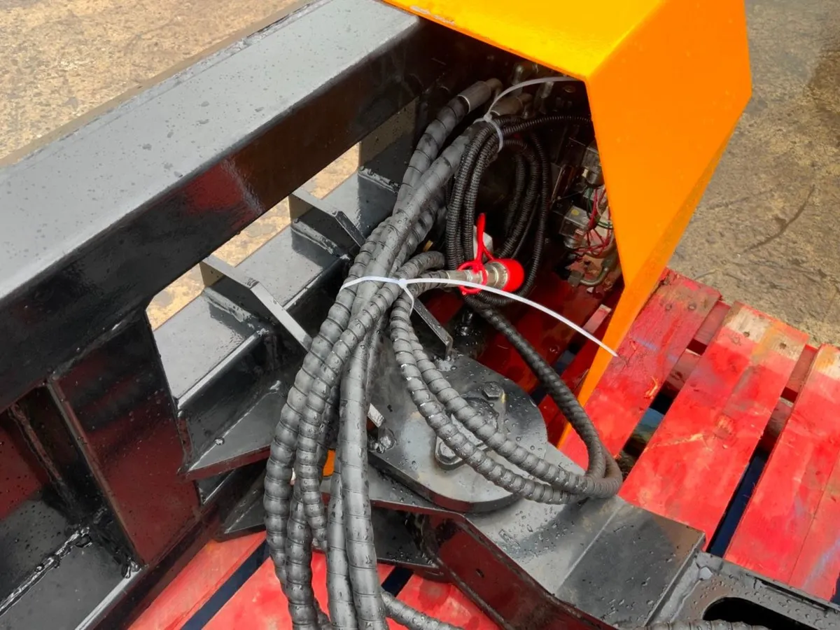 SKID STEER BACK ACTOR /DIGGER JIB. - Image 4
