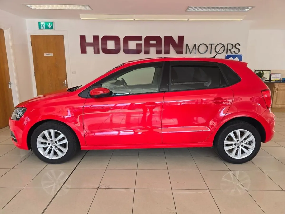 Volkswagen Polo Comfortline Plus Automatic Petrol - Image 4