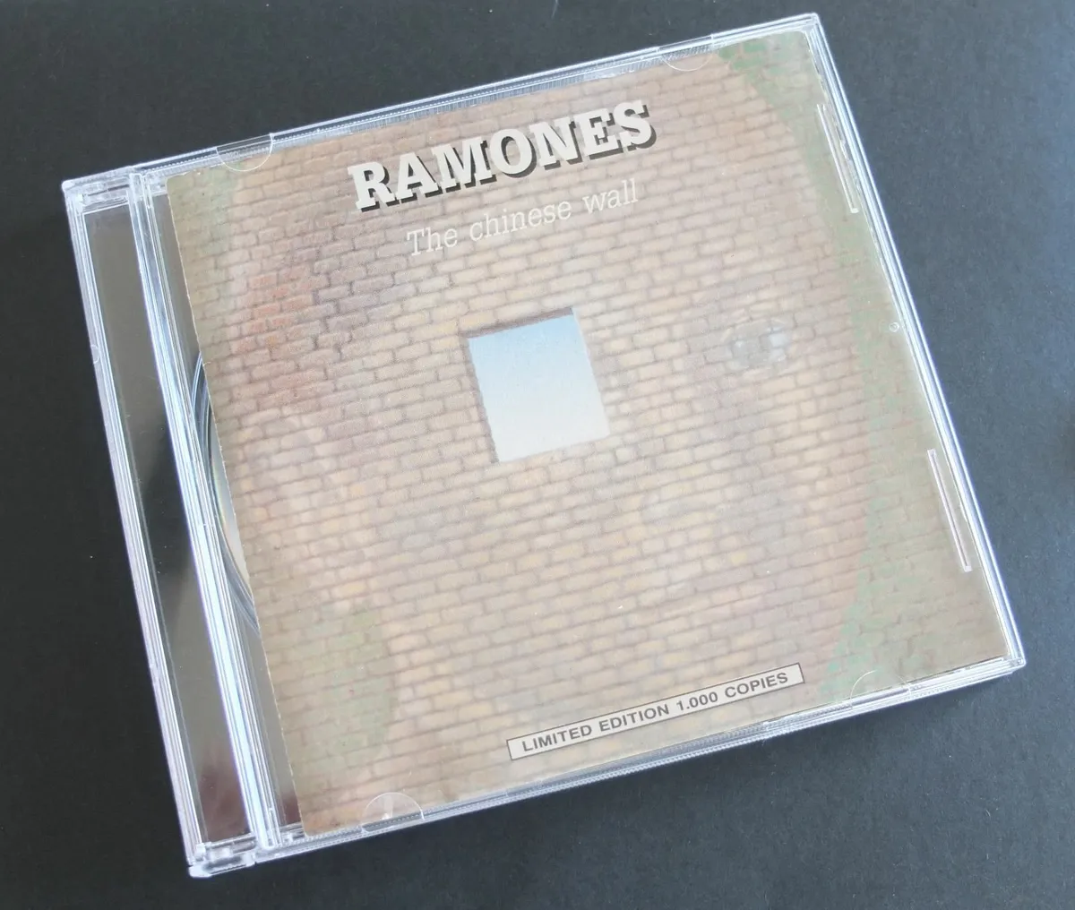 Ramones, The Chinese Wall. - Image 1