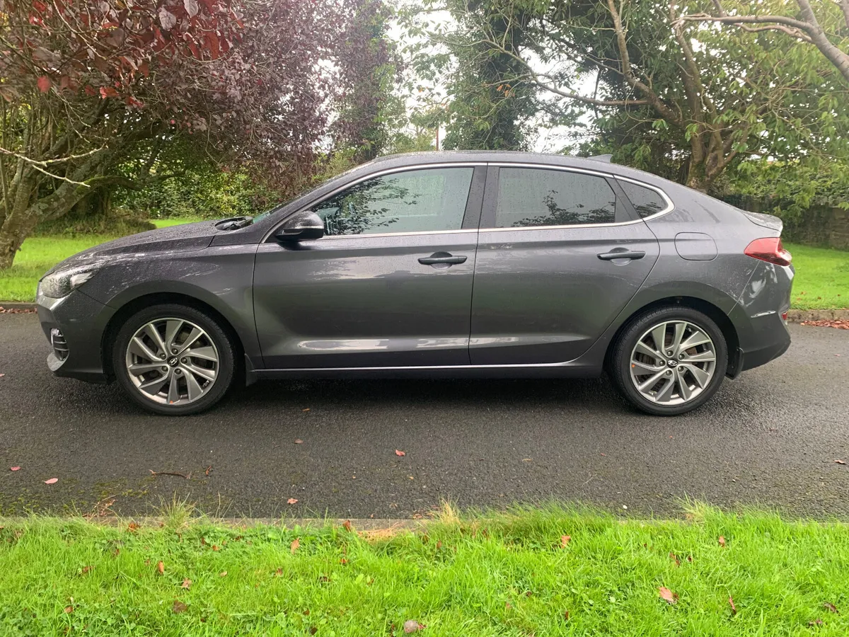 Hyundai i30 2018 FASTBACK - Image 4