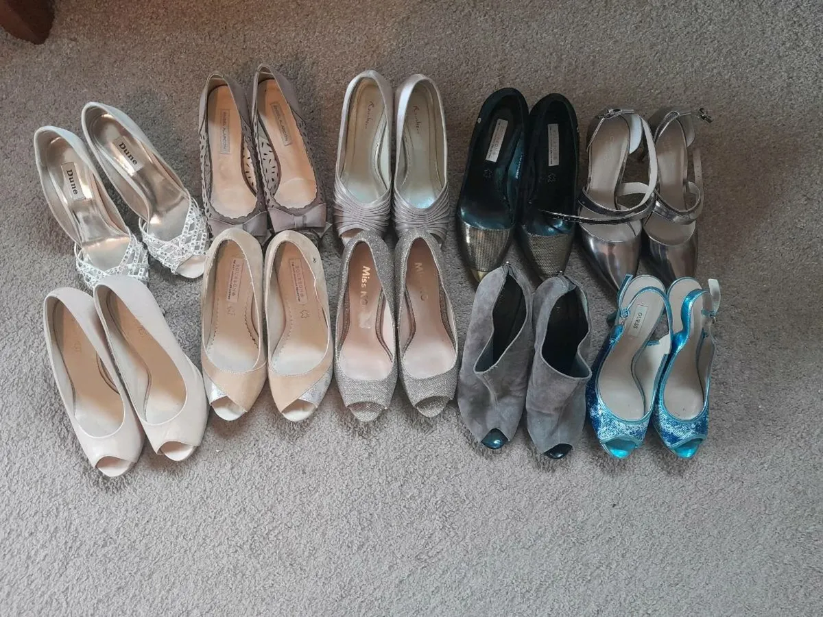 Shoes. Size 5 - Image 1