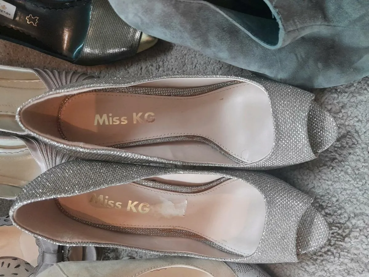 Shoes. Size 5 - Image 3