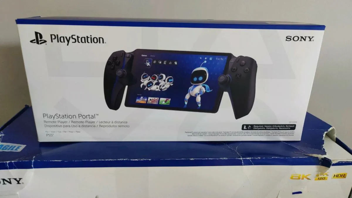 Gaming Bundle Ps5+Ps Portal+ Monitor - Image 3