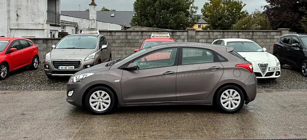 15 Hyundai i30 1.4 Nct&Tax - Image 4
