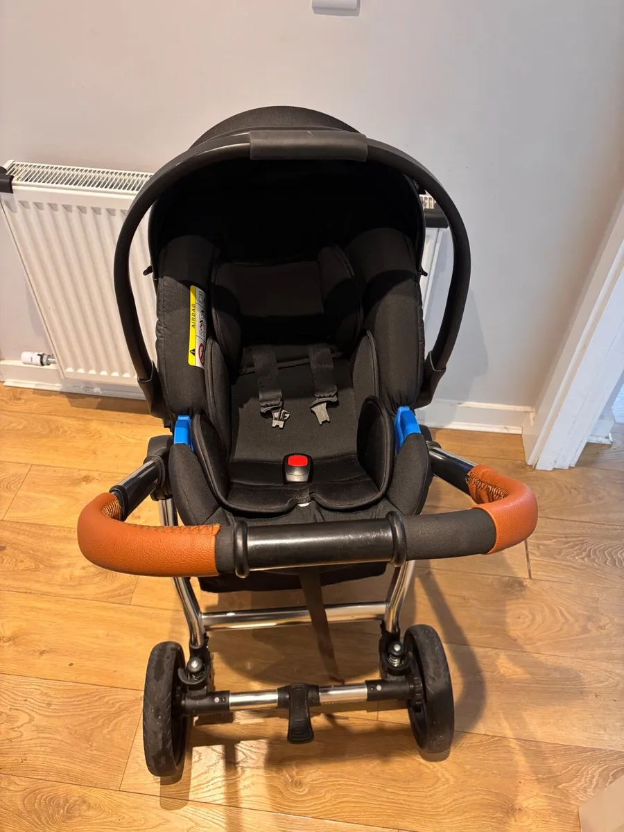 Pram - Image 1