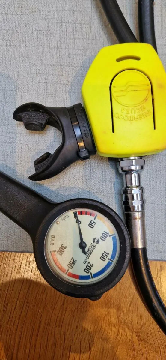 Dive Computer & Regulator set. - Image 3