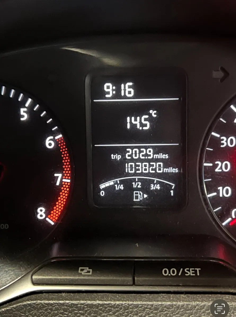 Volkswagen Polo 2011 - Image 2
