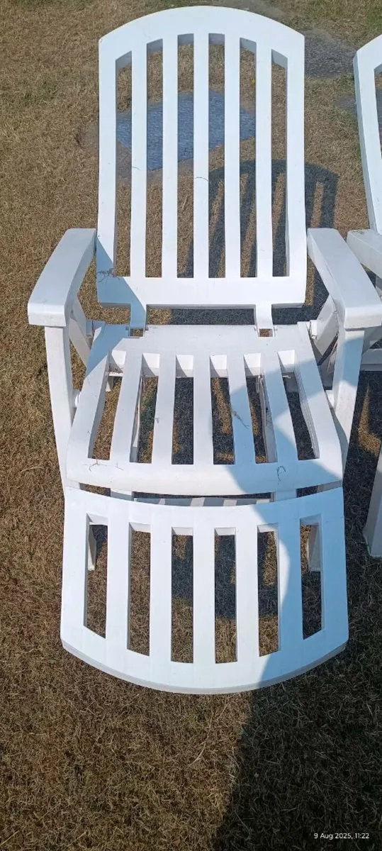 Two  plastic folding sun loungers - Image 3