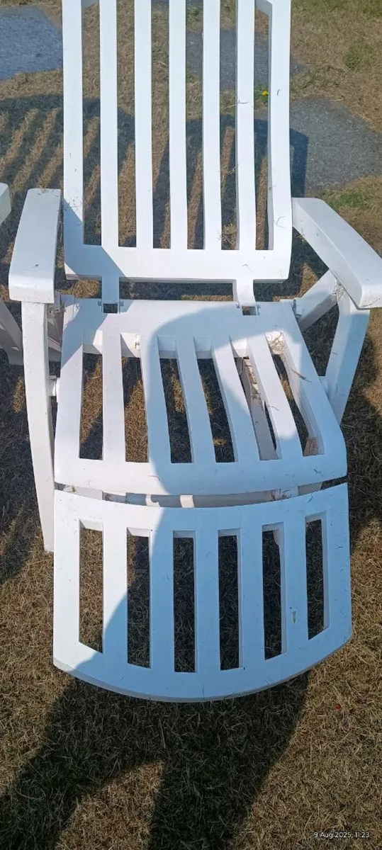 Two  plastic folding sun loungers - Image 4