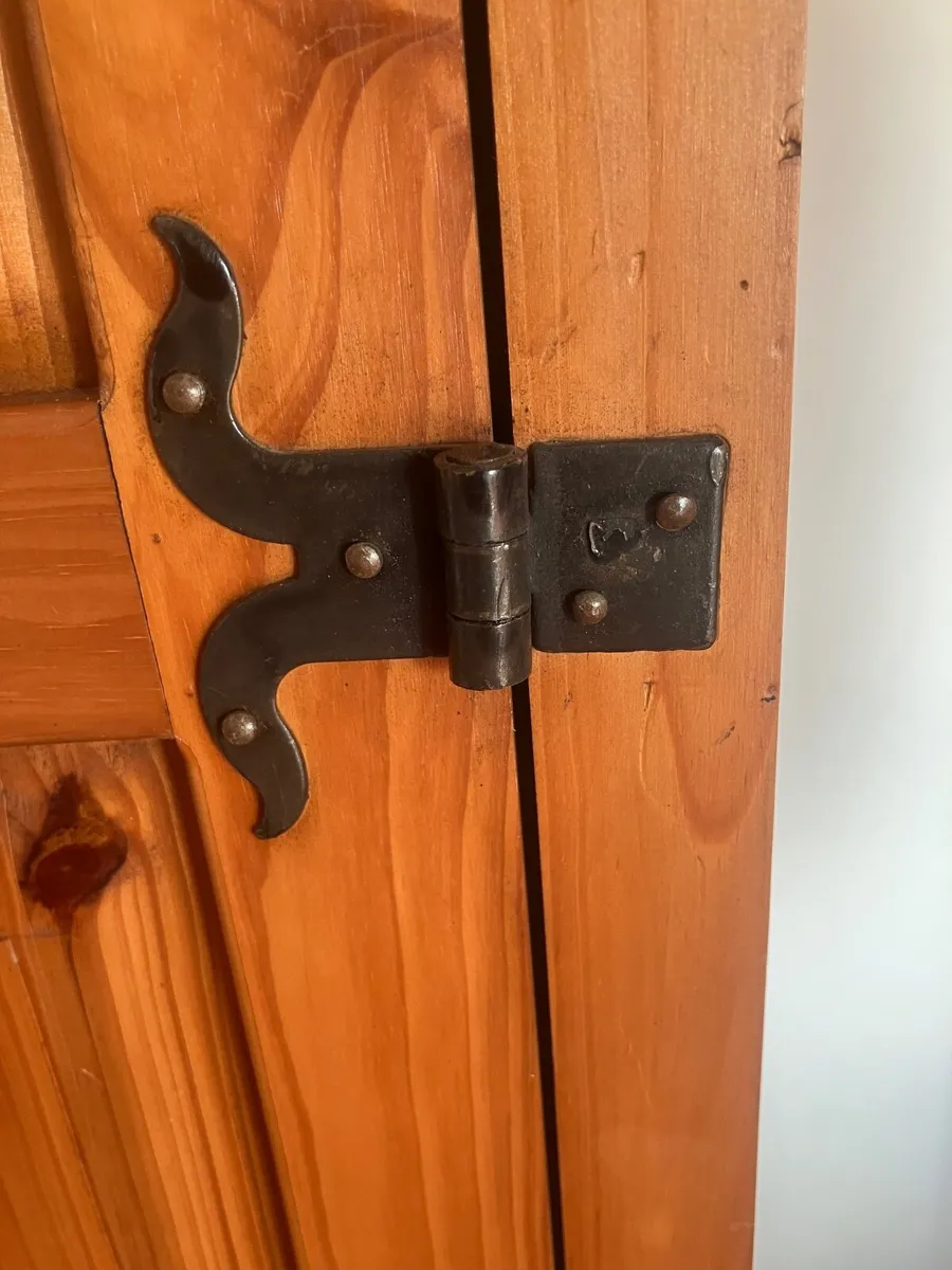 Wardrobe - Image 2