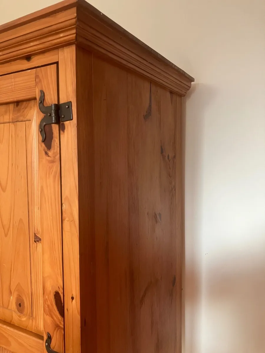 Wardrobe - Image 4